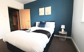 Salford Ark Comfort Stays Near Salford Royal And Trafford Centre